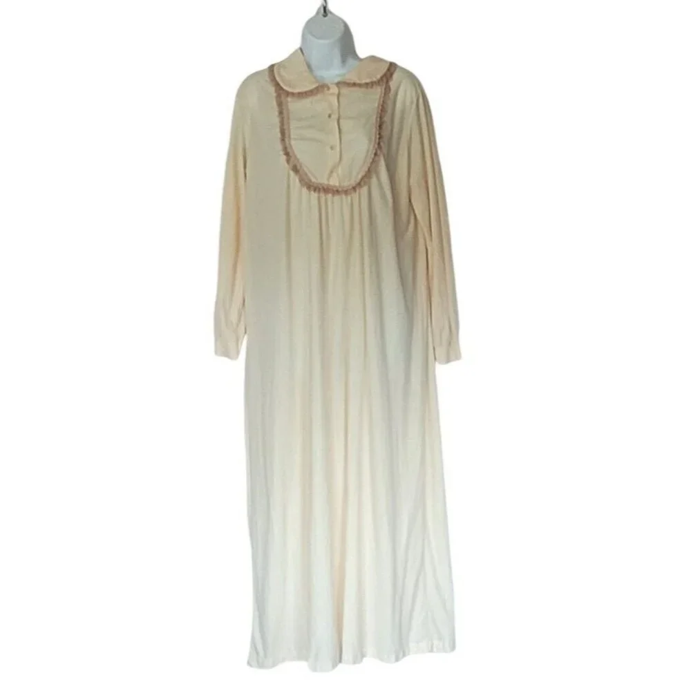 Danielle Night Gown Womans M Vintage Lace Trim Beige Button Front‎ Long Sleeve